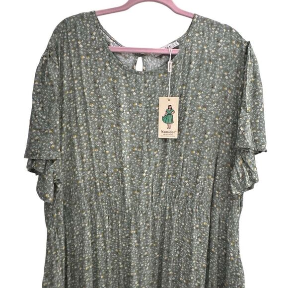 Women’s Plus Size Spring, Summer Boho, Tiered Floral Dress with Pockets. Size 26 - Picture 2 of 9